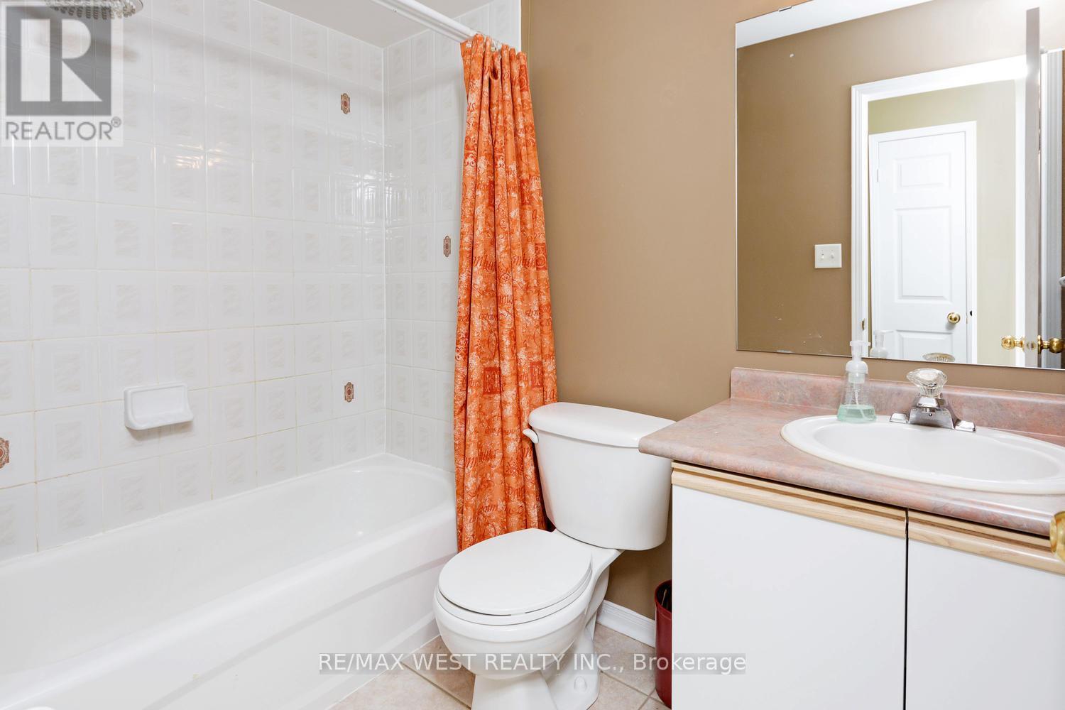 1 - 66 Manley Lane, Milton, ON - Indoor Photo Showing Bathroom