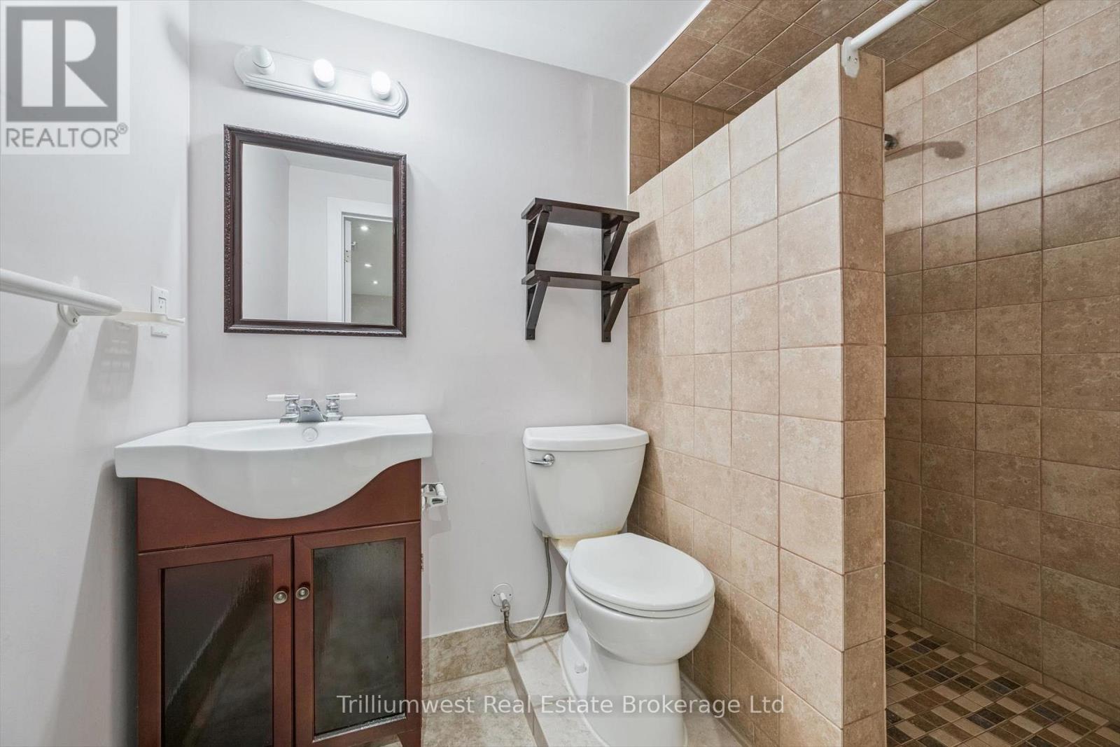 3173 Gwendale Crescent, Mississauga (Mississauga Valleys), ON - Indoor Photo Showing Bathroom