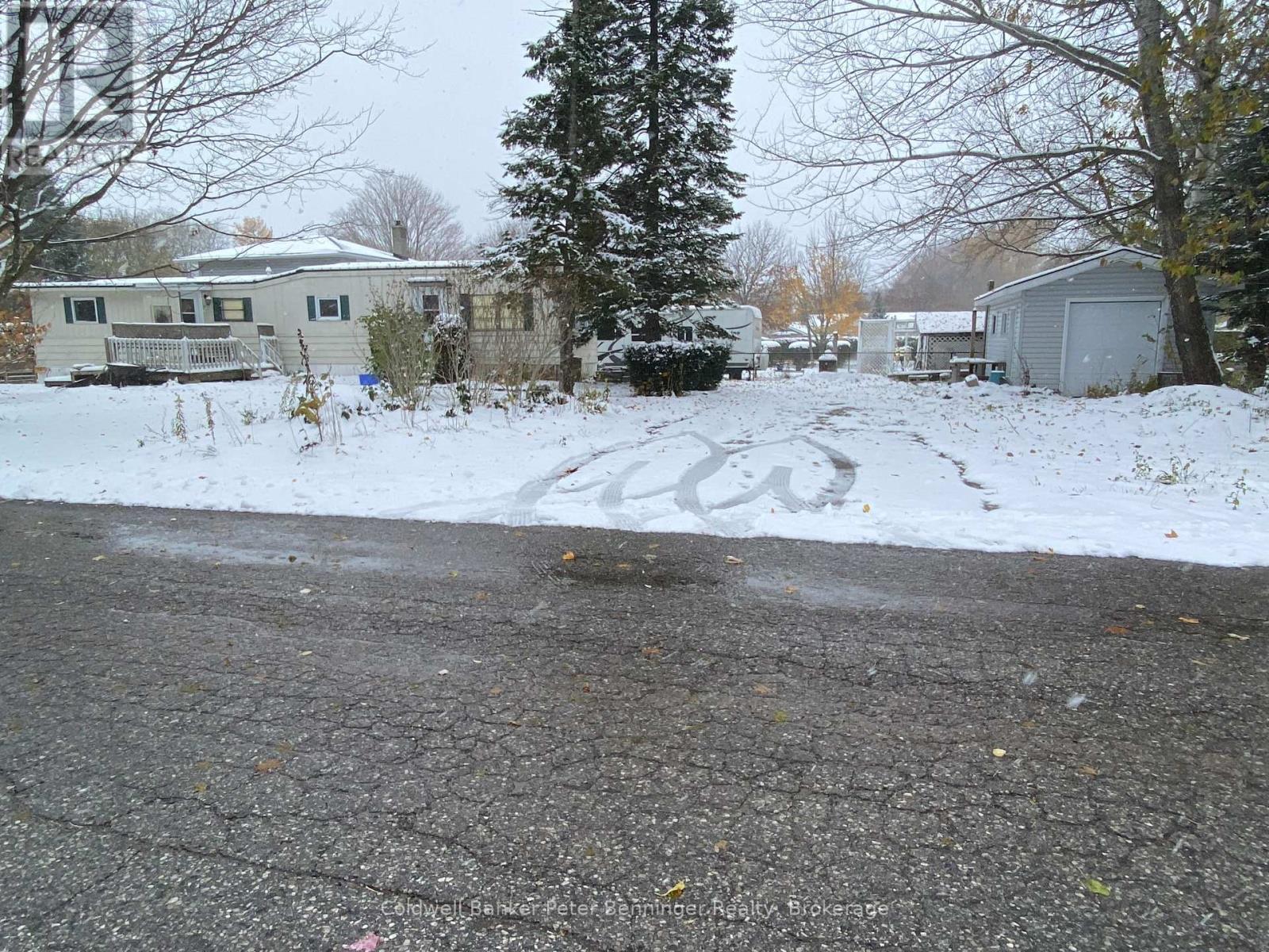 Mobile home/detached shop. (snowfall now gone). - 31 Webster Street, Kincardine, ON - Outdoor