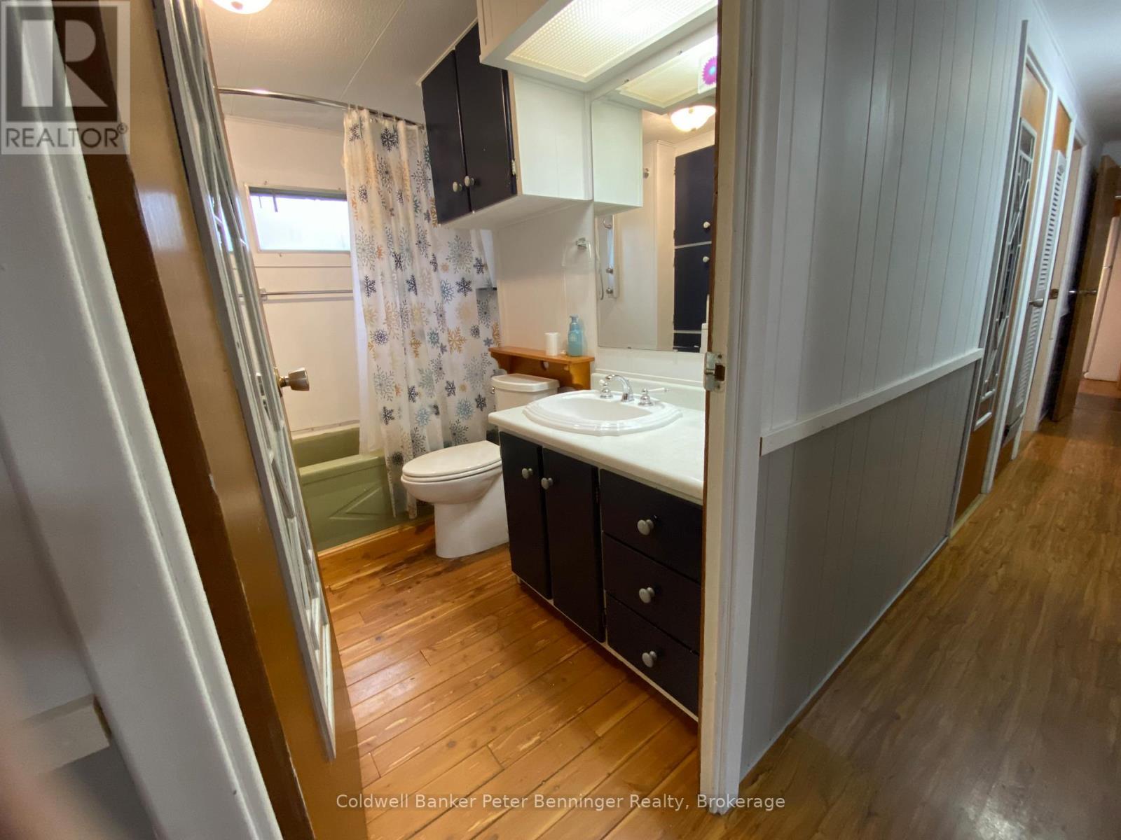 Another view of bathroom. First room from kitchen - 31 Webster Street, Kincardine, ON - Indoor Photo Showing Bathroom