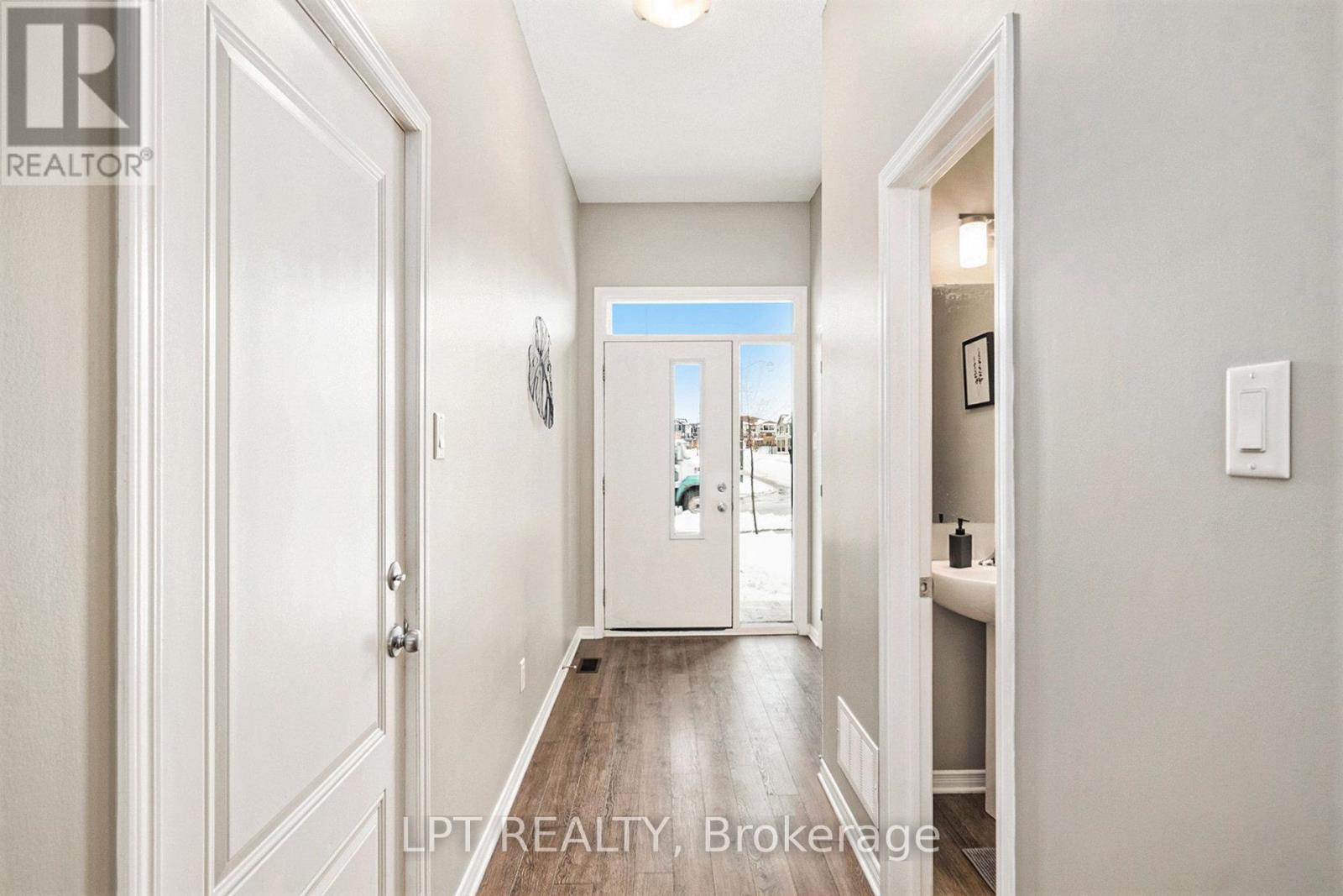 381 Cope Drive, Ottawa, ON - Indoor Photo Showing Other Room