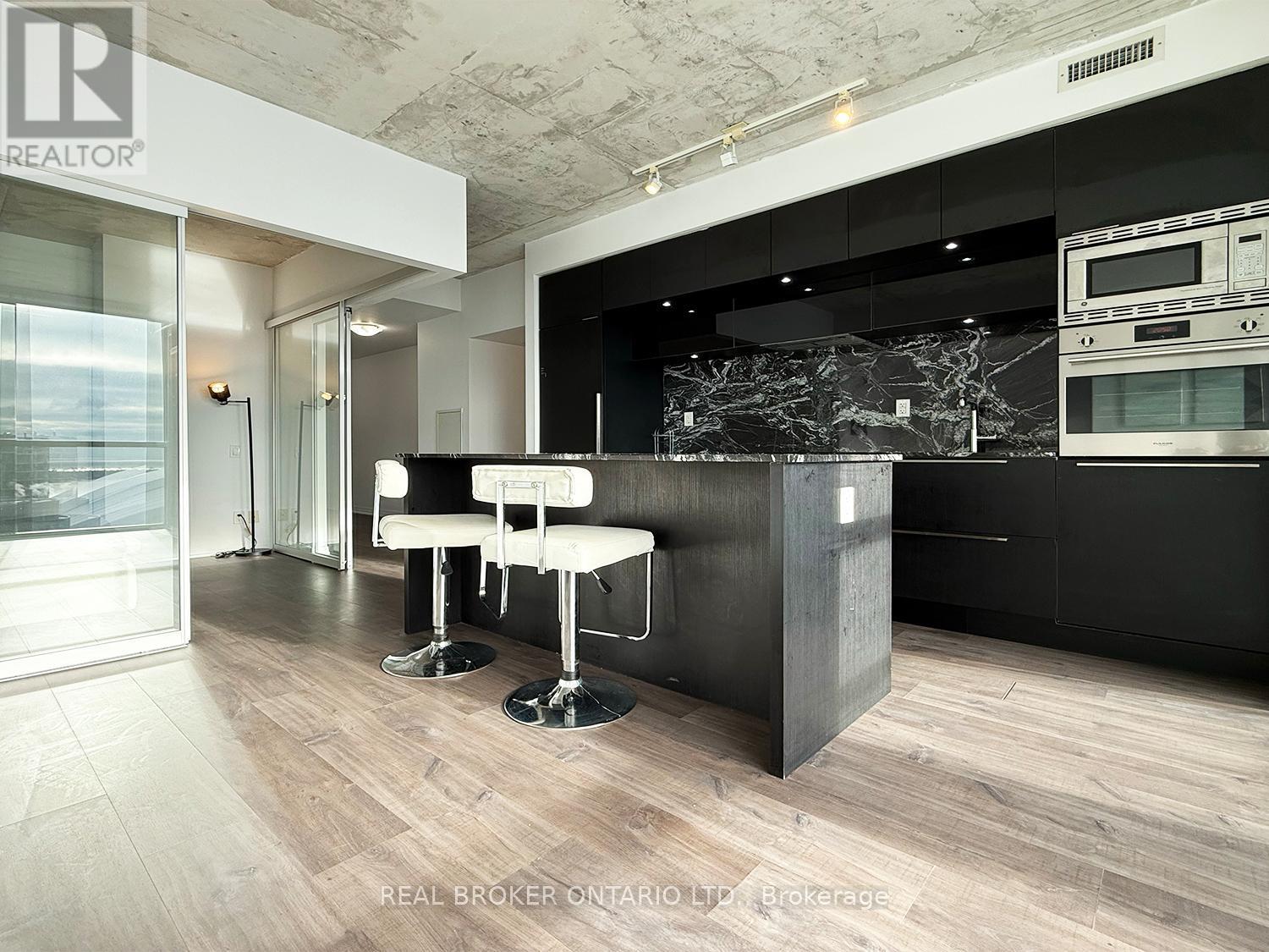 2807 - 88 Blue Jays Way, Toronto, ON - Indoor