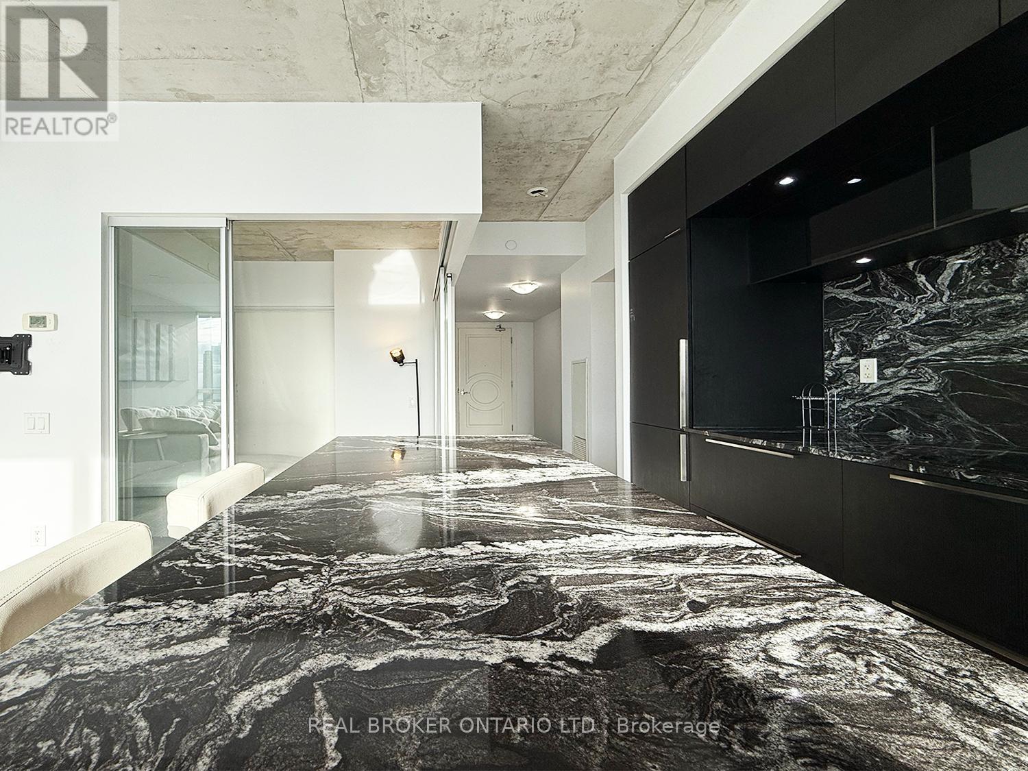 2807 - 88 Blue Jays Way, Toronto, ON - Indoor