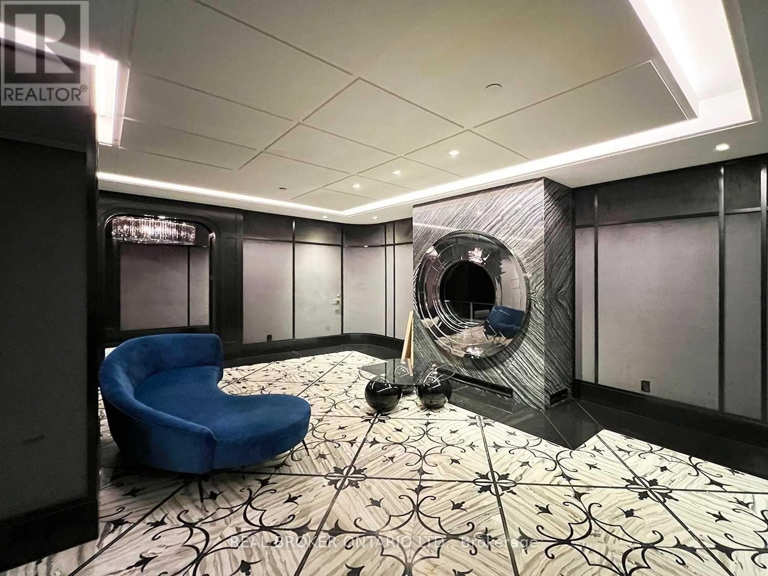 2807 - 88 Blue Jays Way, Toronto, ON - Indoor