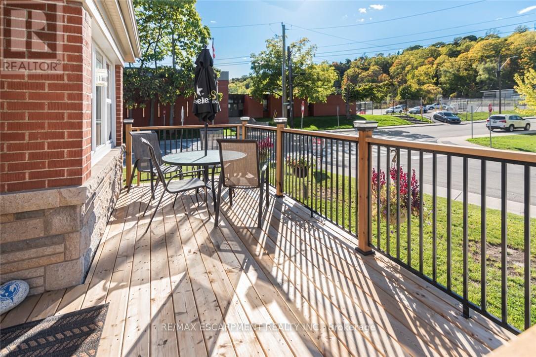 199 Kimberly Drive, Hamilton, ON - Outdoor With Deck Patio Veranda