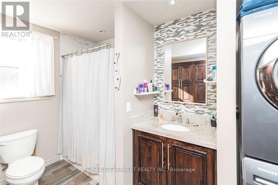 199 Kimberly Drive, Hamilton, ON - Indoor Photo Showing Bathroom