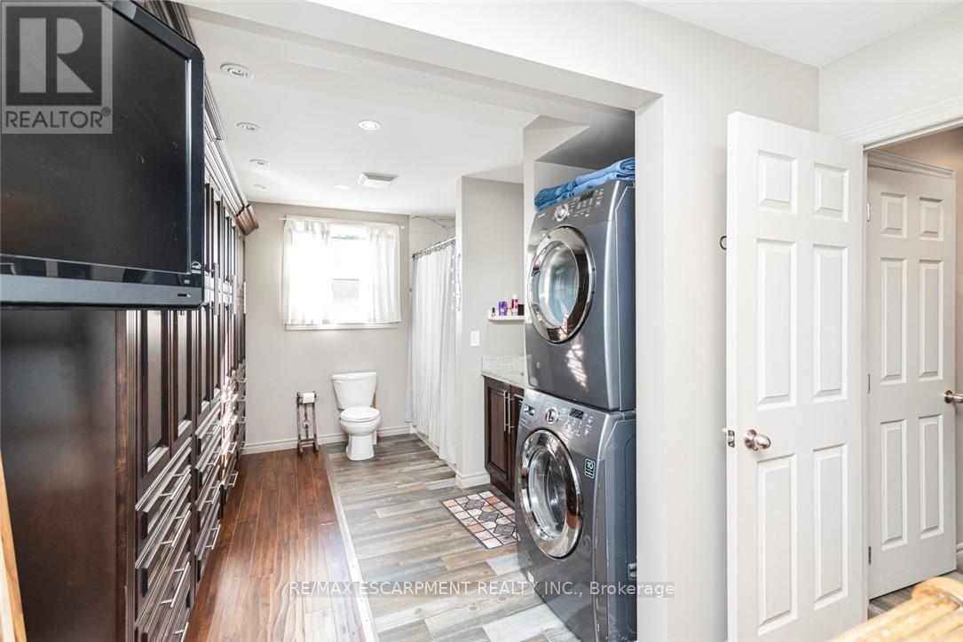 199 Kimberly Drive, Hamilton, ON - Indoor Photo Showing Laundry Room