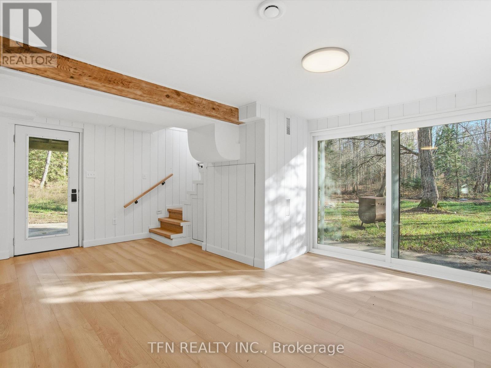 657 Relative Road, Armour, ON - Indoor Photo Showing Other Room