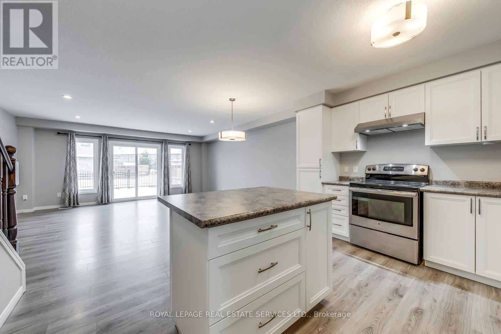 60 Netherwood Road, Kitchener, ON - Indoor Photo Showing Kitchen