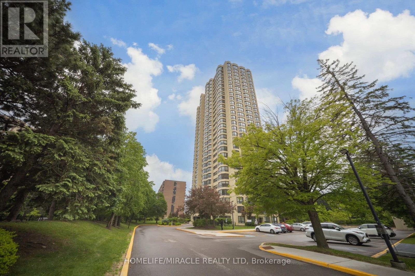 1802 - 8 Lisa Street, Brampton, ON - Outdoor