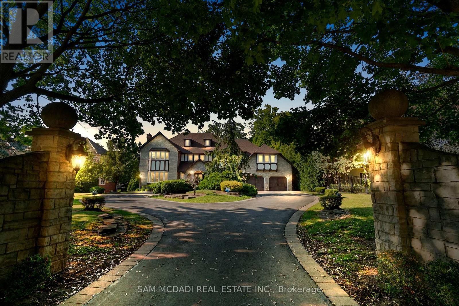 2235 Shawanaga Trail, Mississauga, ON - Outdoor