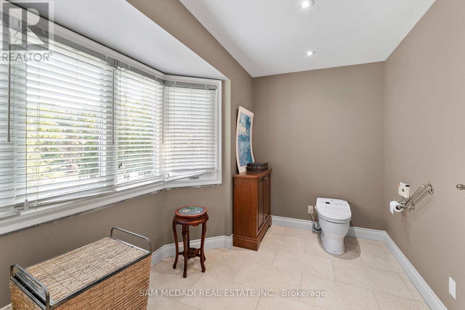 2235 Shawanaga Trail, Mississauga, ON - Indoor Photo Showing Bathroom