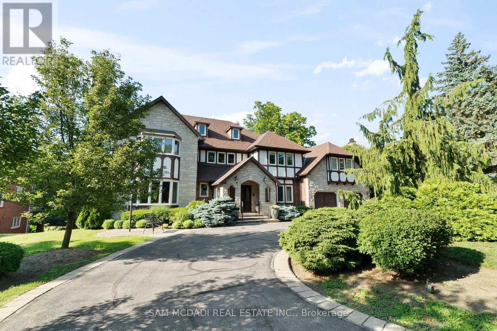 2235 Shawanaga Trail, Mississauga, ON - Outdoor With Facade