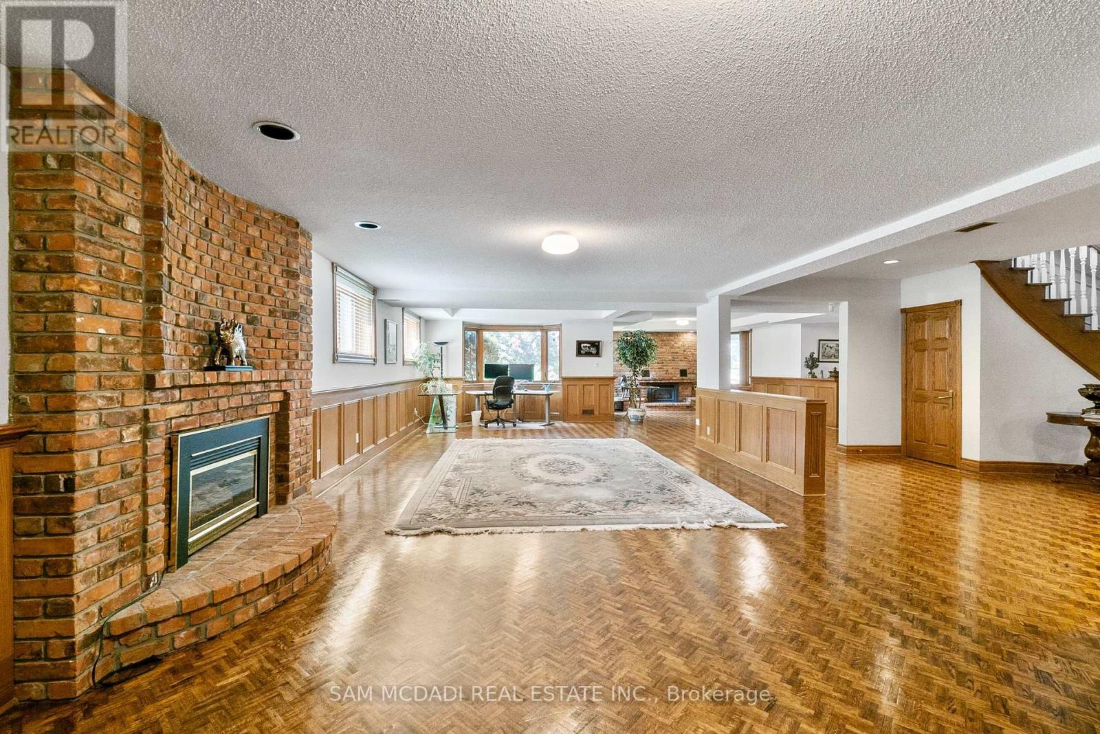 2235 Shawanaga Trail, Mississauga, ON - Indoor Photo Showing Living Room With Fireplace