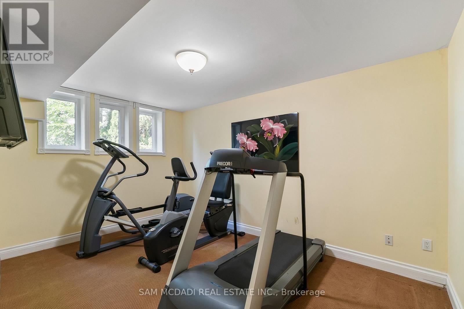 2235 Shawanaga Trail, Mississauga, ON - Indoor Photo Showing Gym Room