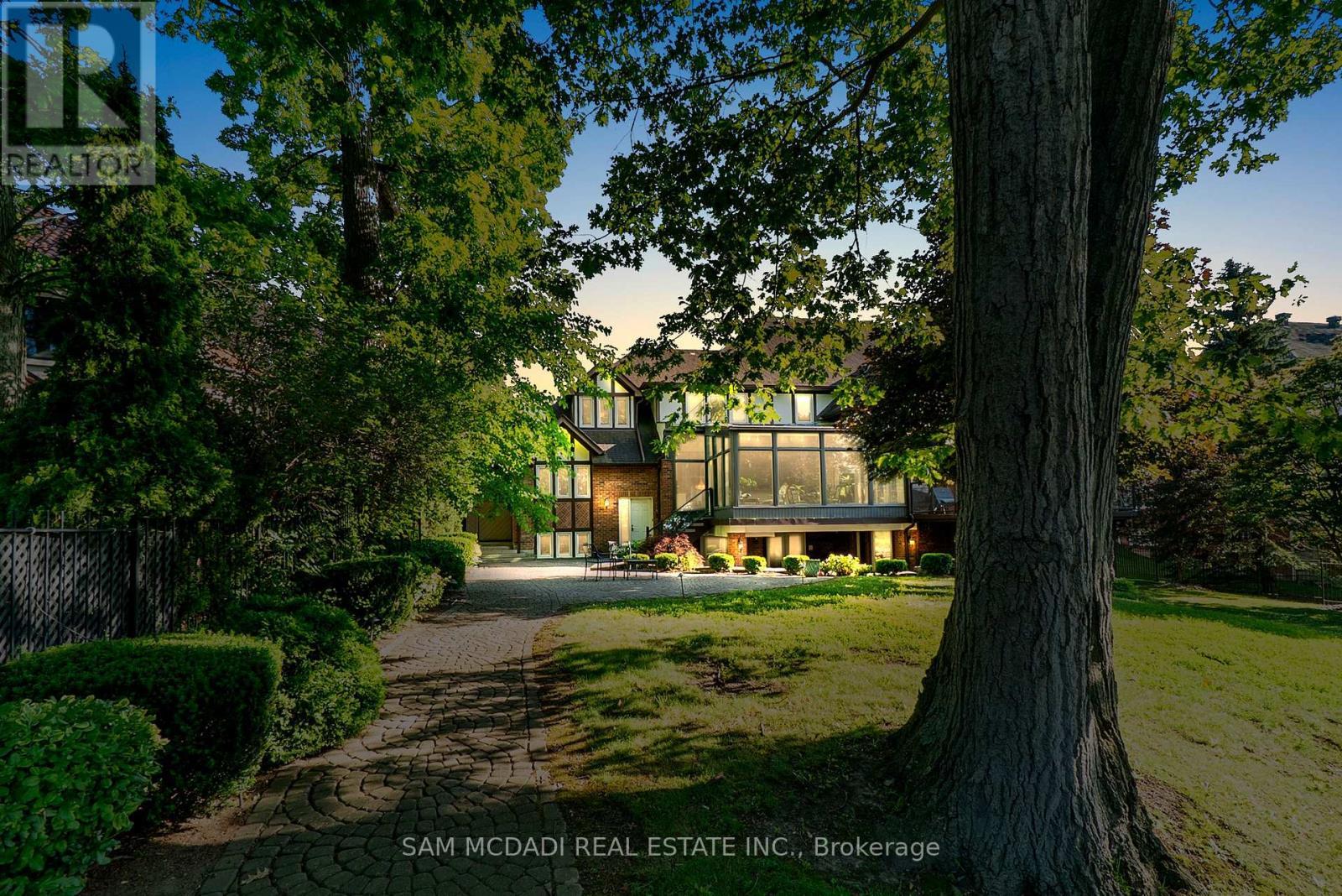 2235 Shawanaga Trail, Mississauga, ON - Outdoor