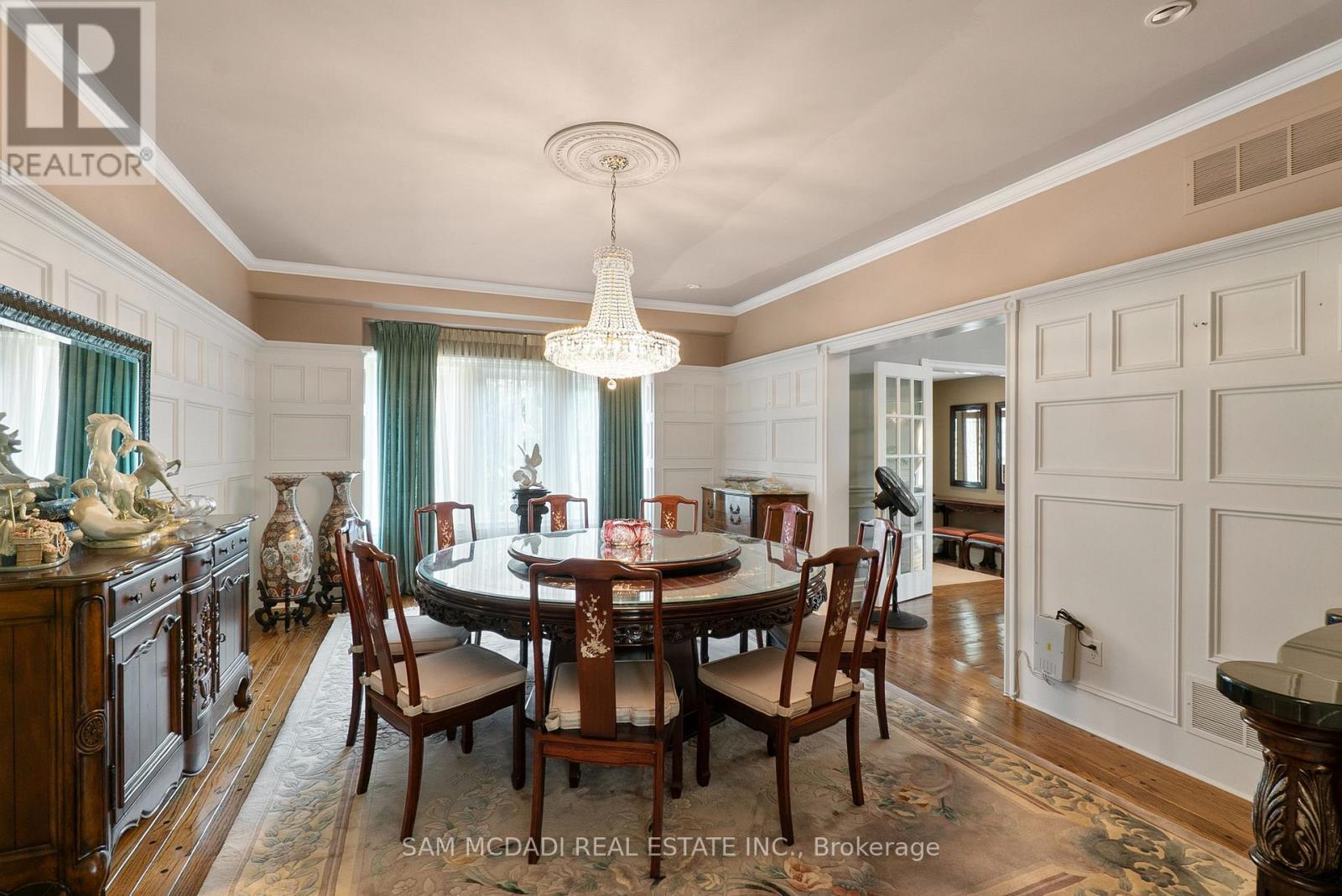 2235 Shawanaga Trail, Mississauga, ON - Indoor Photo Showing Dining Room