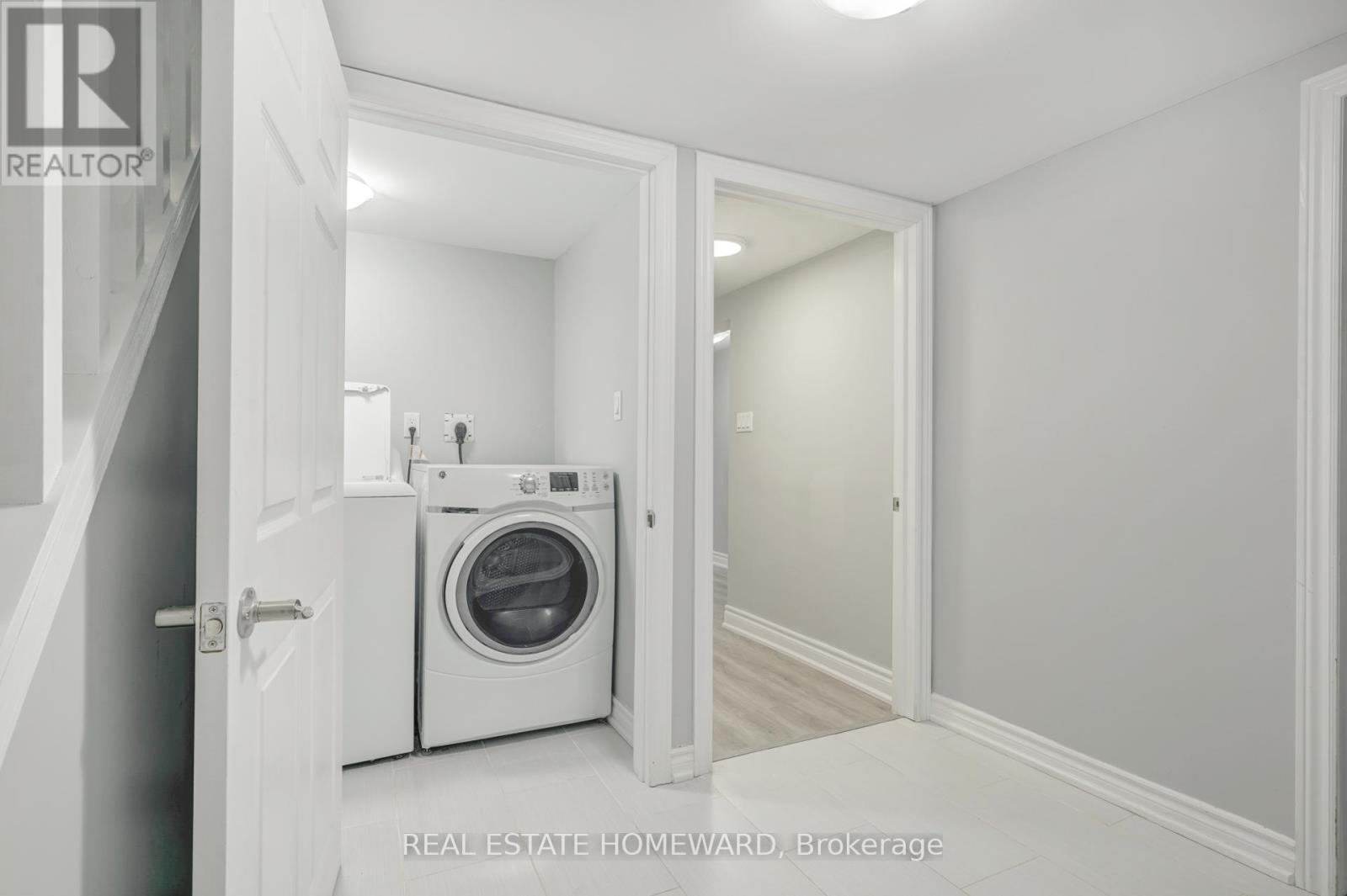 4 Moorecroft Crescent, Toronto, ON - Indoor Photo Showing Laundry Room