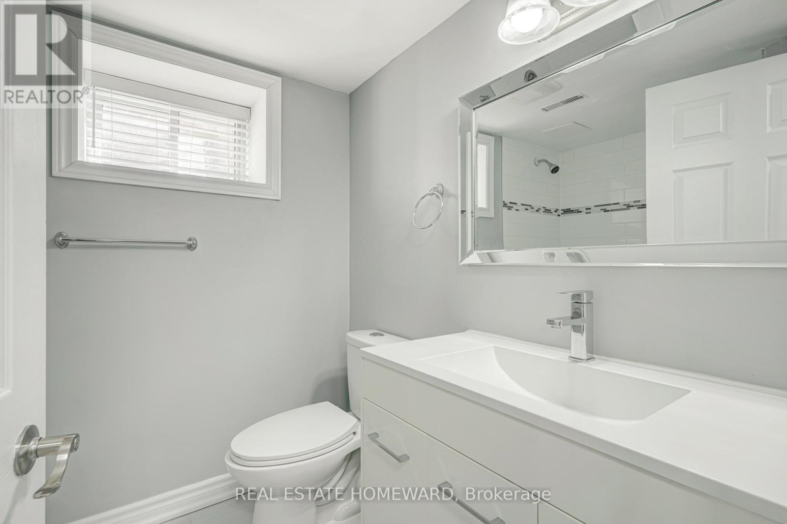 4 Moorecroft Crescent, Toronto, ON - Indoor Photo Showing Bathroom