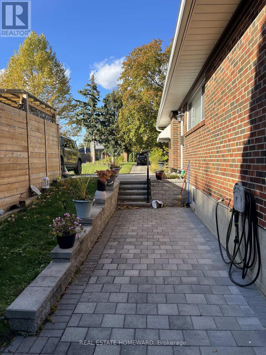 4 Moorecroft Crescent, Toronto, ON - Outdoor With Exterior