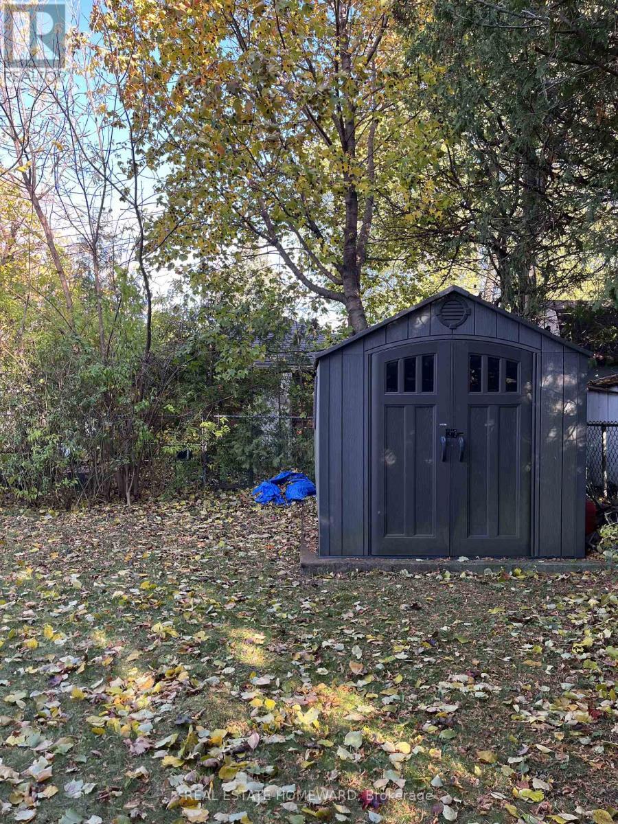 4 Moorecroft Crescent, Toronto, ON - Outdoor