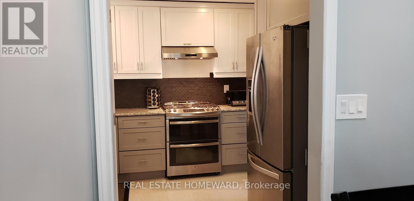 4 Moorecroft Crescent, Toronto, ON - Indoor Photo Showing Kitchen
