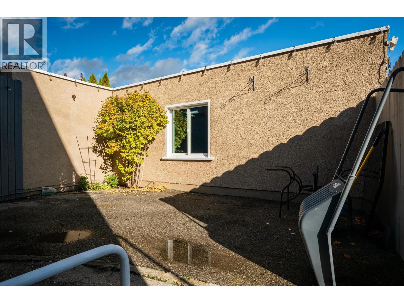 1631 Fifth Avenue, Trail, BC - Outdoor