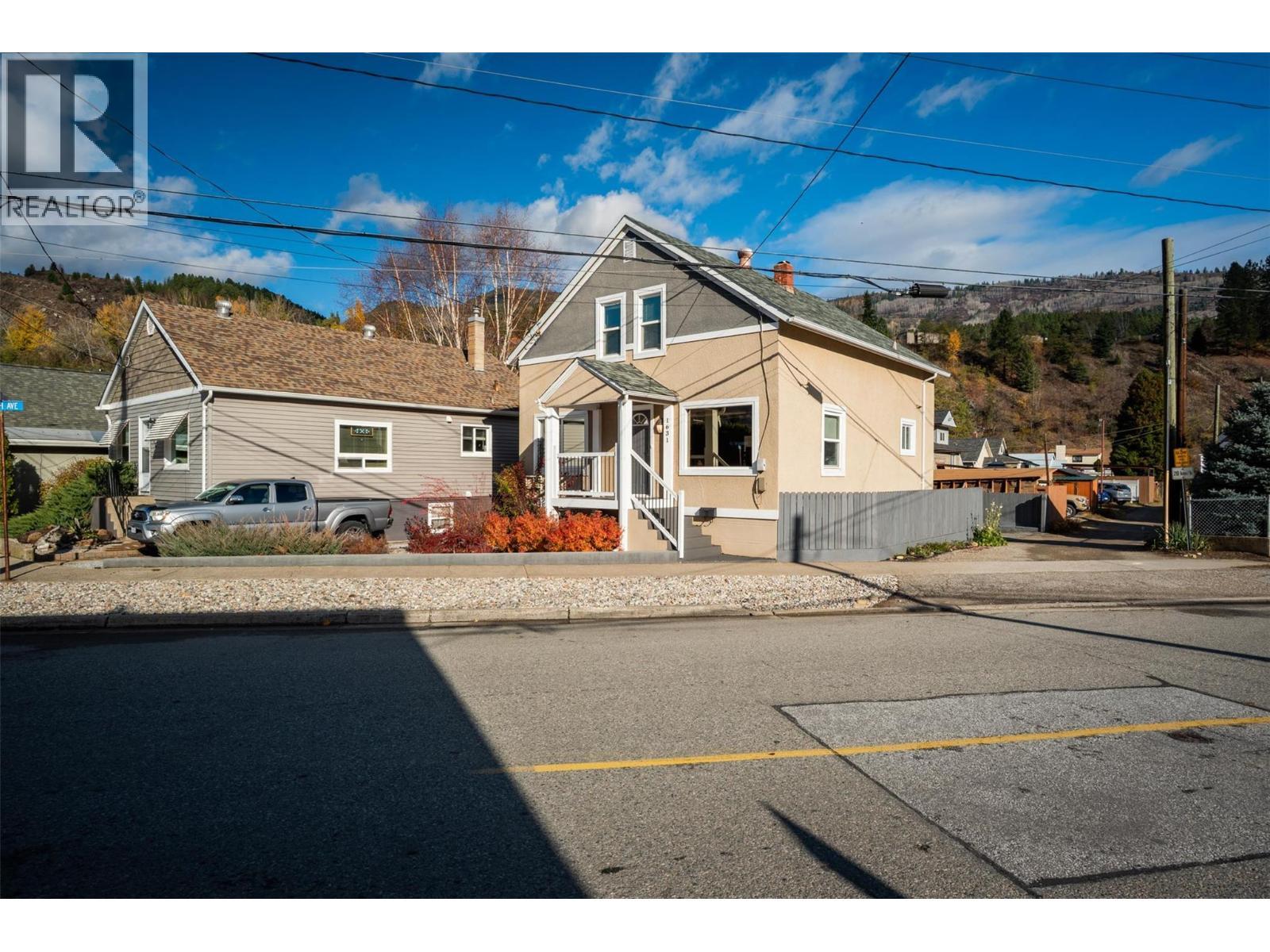 1631 Fifth Avenue, Trail, BC - Outdoor