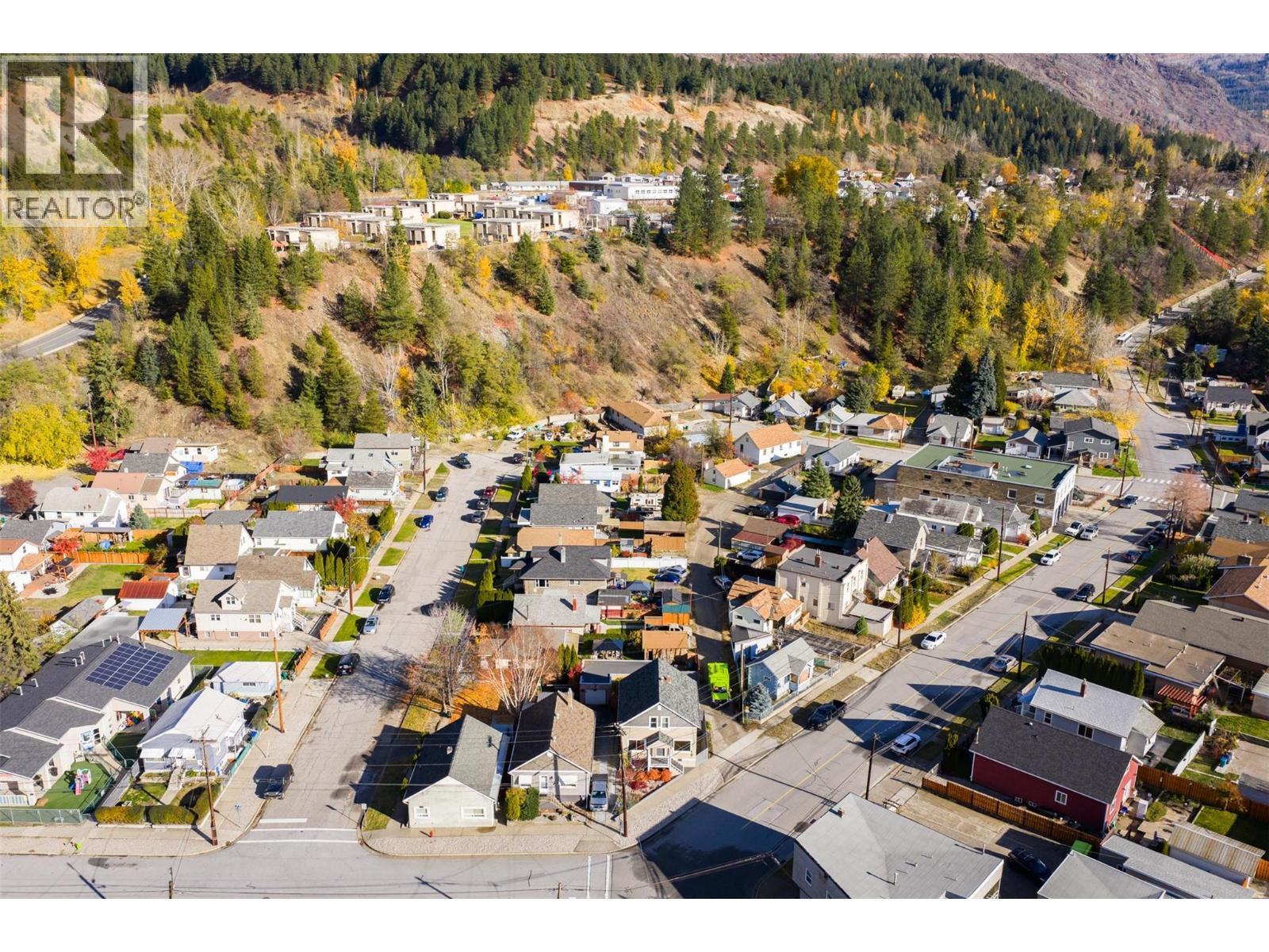 1631 Fifth Avenue, Trail, BC - Outdoor With View