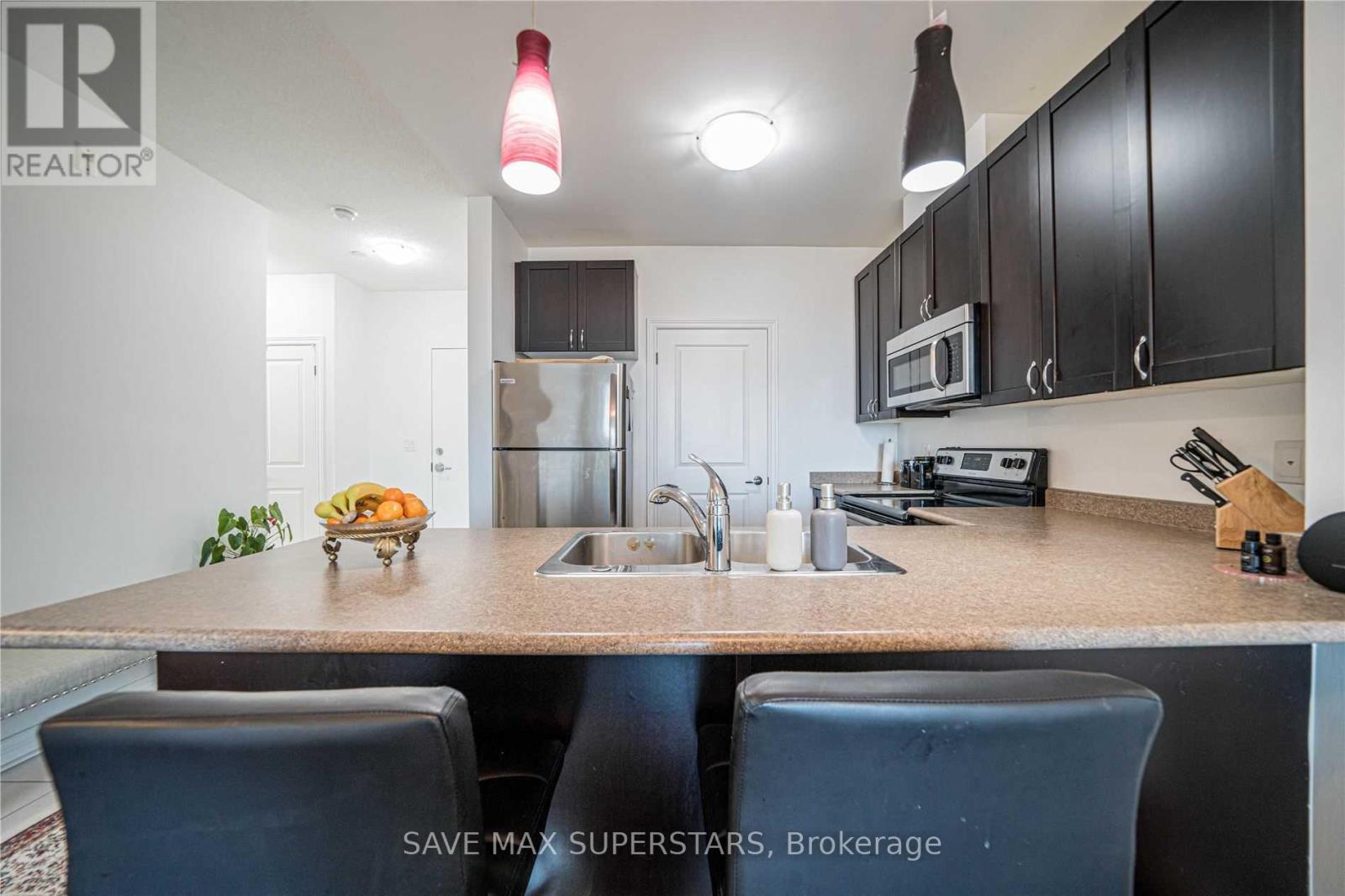416 - 7400 Markham Road, Markham, ON - Indoor Photo Showing Kitchen With Upgraded Kitchen