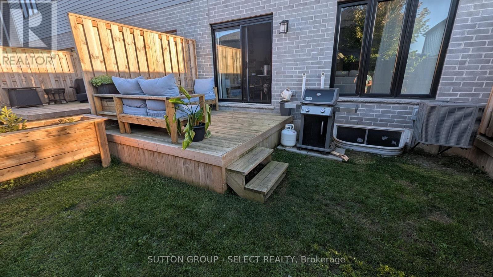 3 - 1 Miller Drive, Lucan Biddulph (Lucan), ON