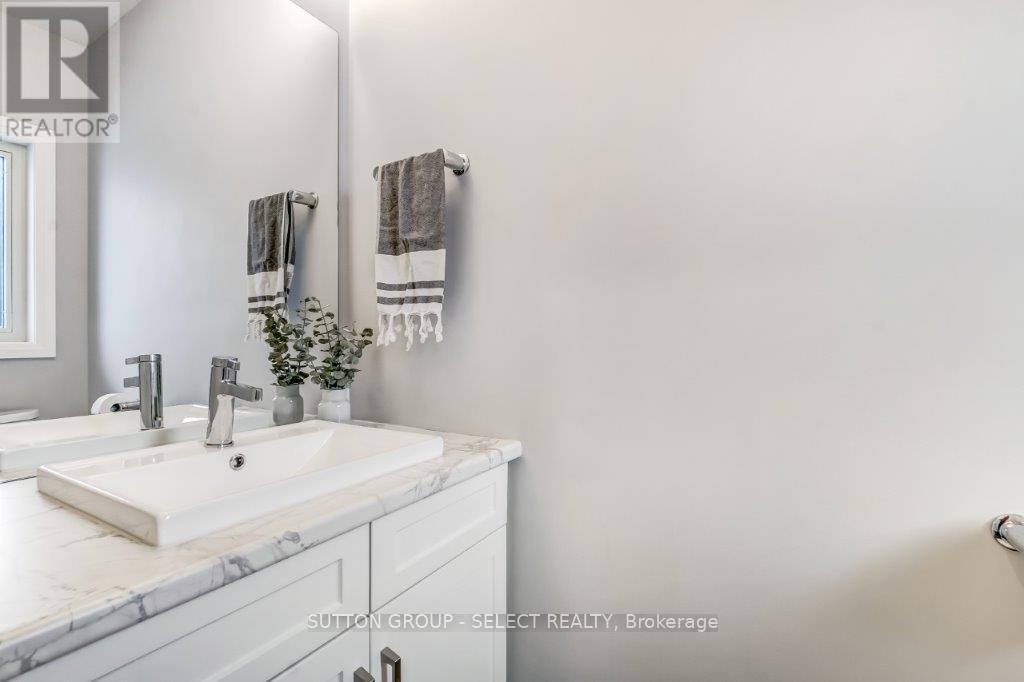 main floor powder room - 3 - 1 Miller Drive, Lucan Biddulph (Lucan), ON