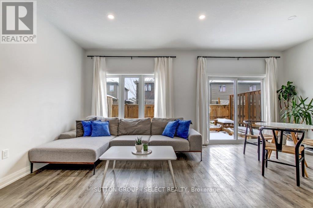 3 - 1 Miller Drive, Lucan Biddulph (Lucan), ON