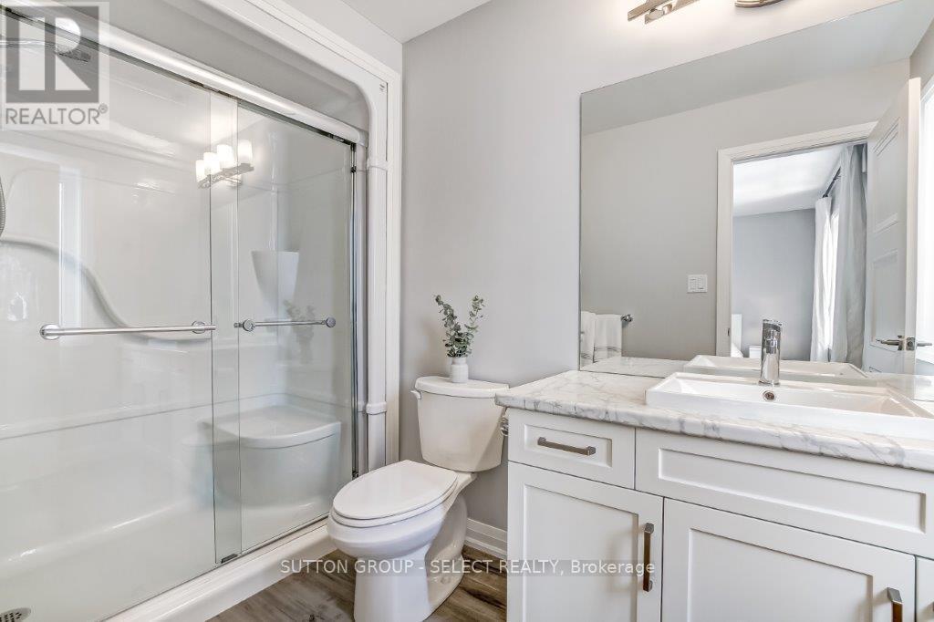 ensuite bathroom - 3 - 1 Miller Drive, Lucan Biddulph (Lucan), ON