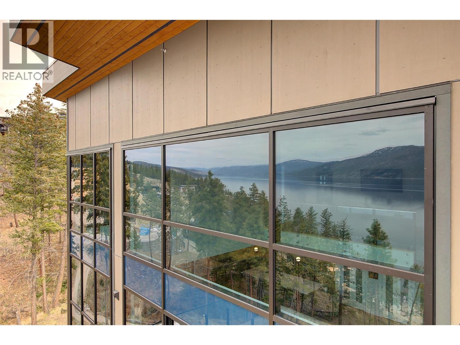 3475 Granite Close Unit# 401, Kelowna, BC - Photo Showing Other Room With Body Of Water