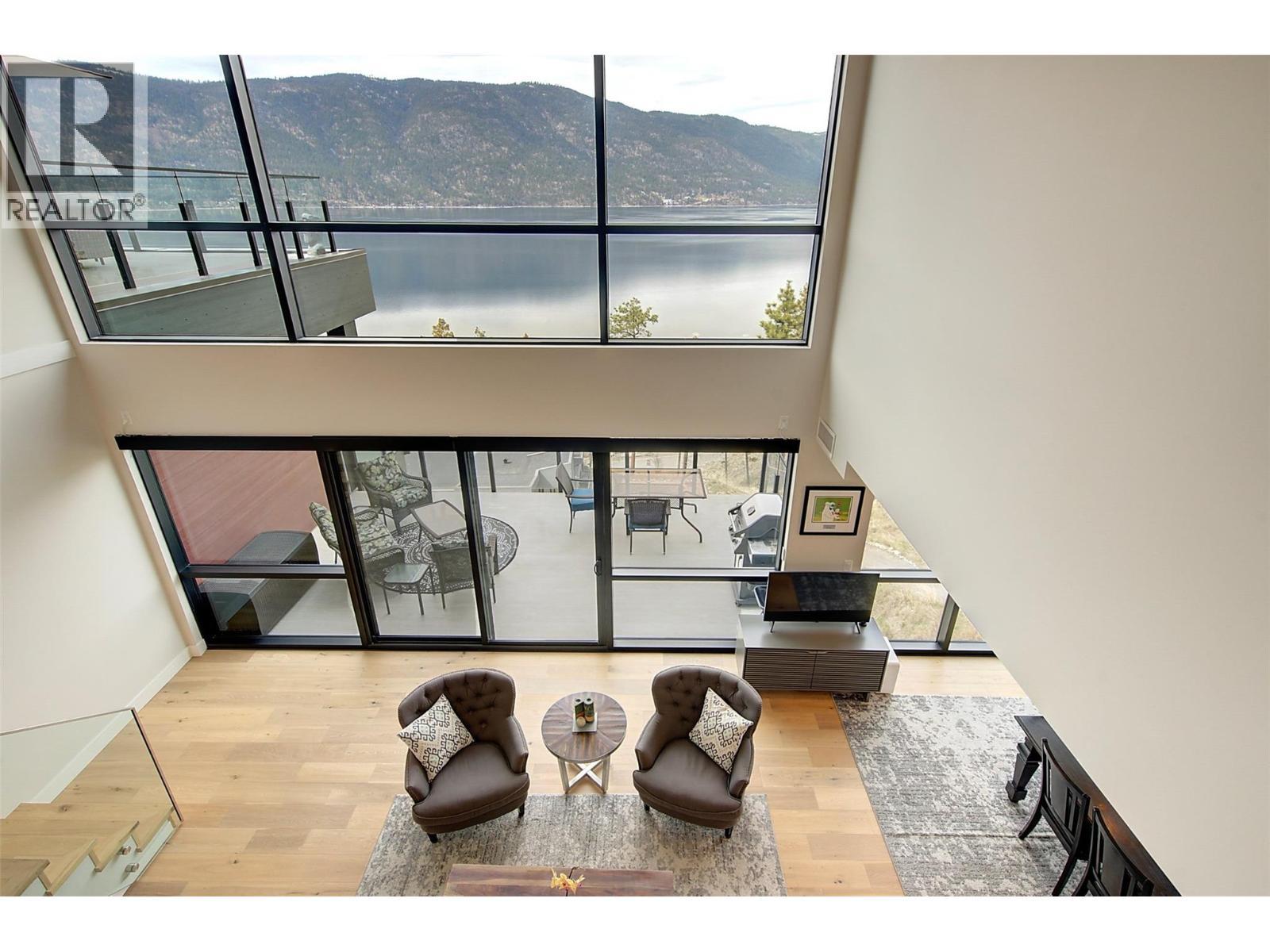 3475 Granite Close Unit# 401, Kelowna, BC - Indoor Photo Showing Other Room With Body Of Water