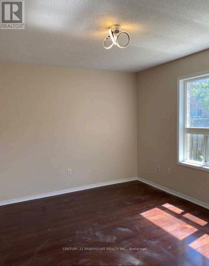 Upper - 23 Sunnybrook Crescent, Brampton, ON - Indoor Photo Showing Other Room