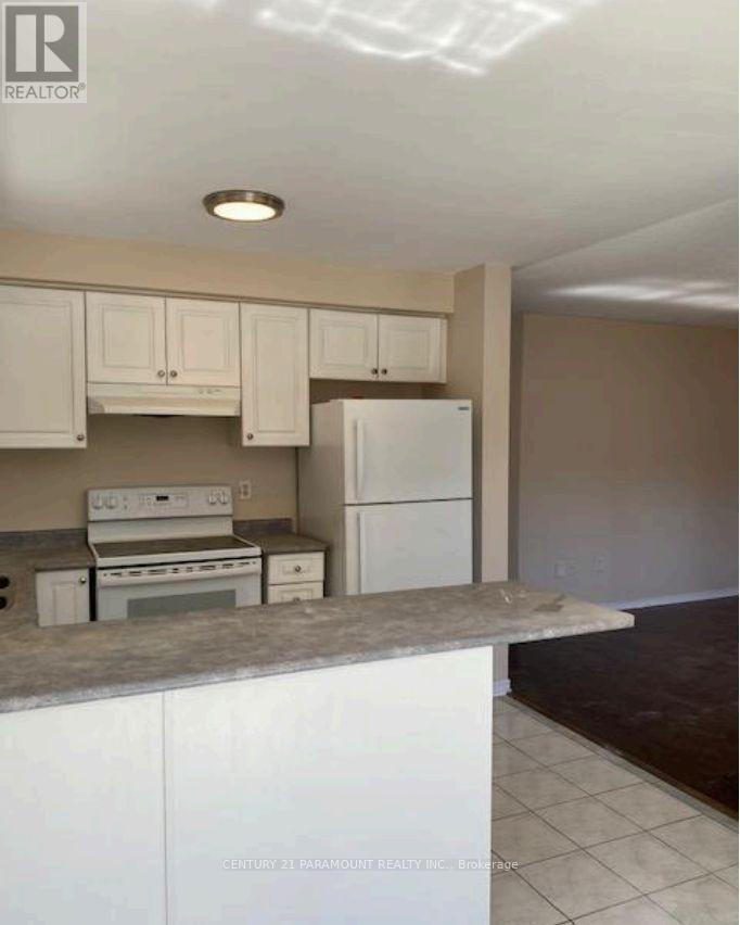 Upper - 23 Sunnybrook Crescent, Brampton, ON - Indoor Photo Showing Kitchen