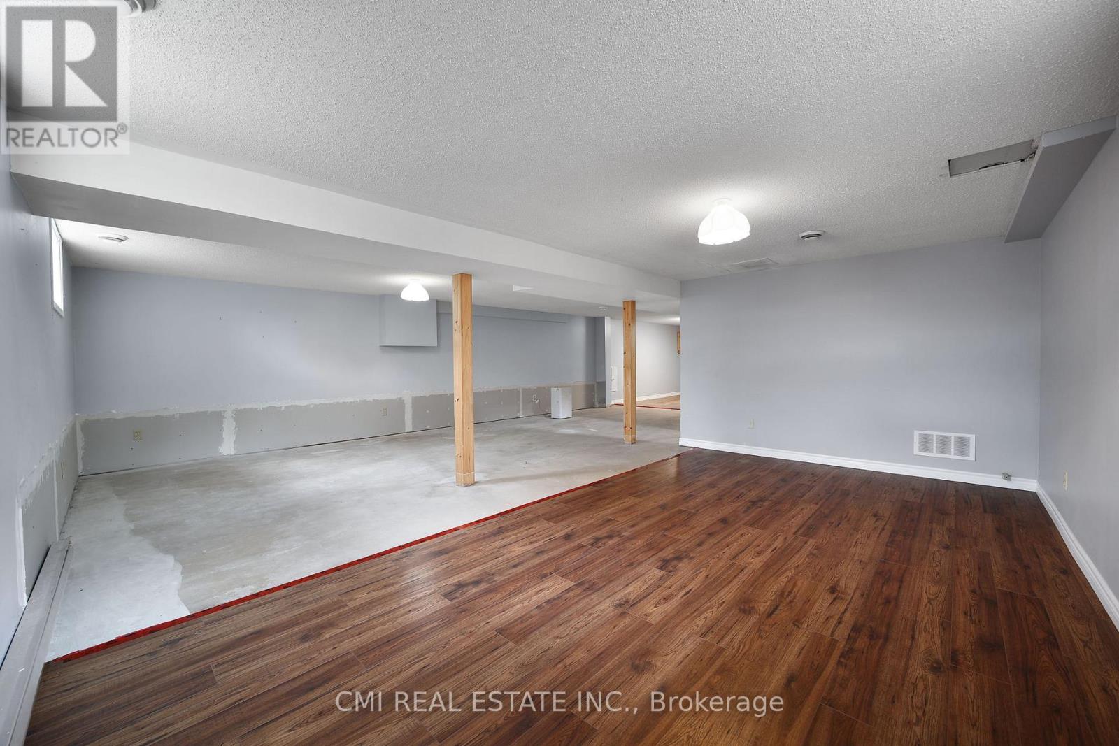 1 Jeffery Drive, Mulmur, ON - Indoor Photo Showing Other Room