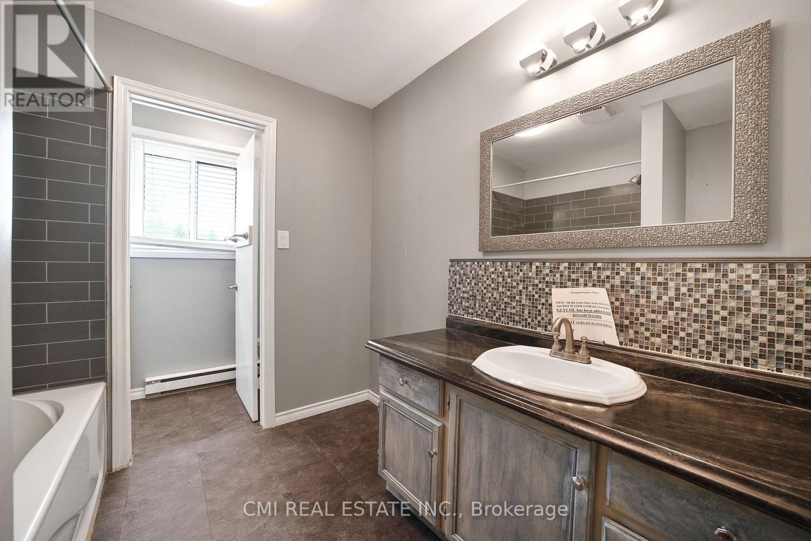1 Jeffery Drive, Mulmur, ON - Indoor Photo Showing Bathroom