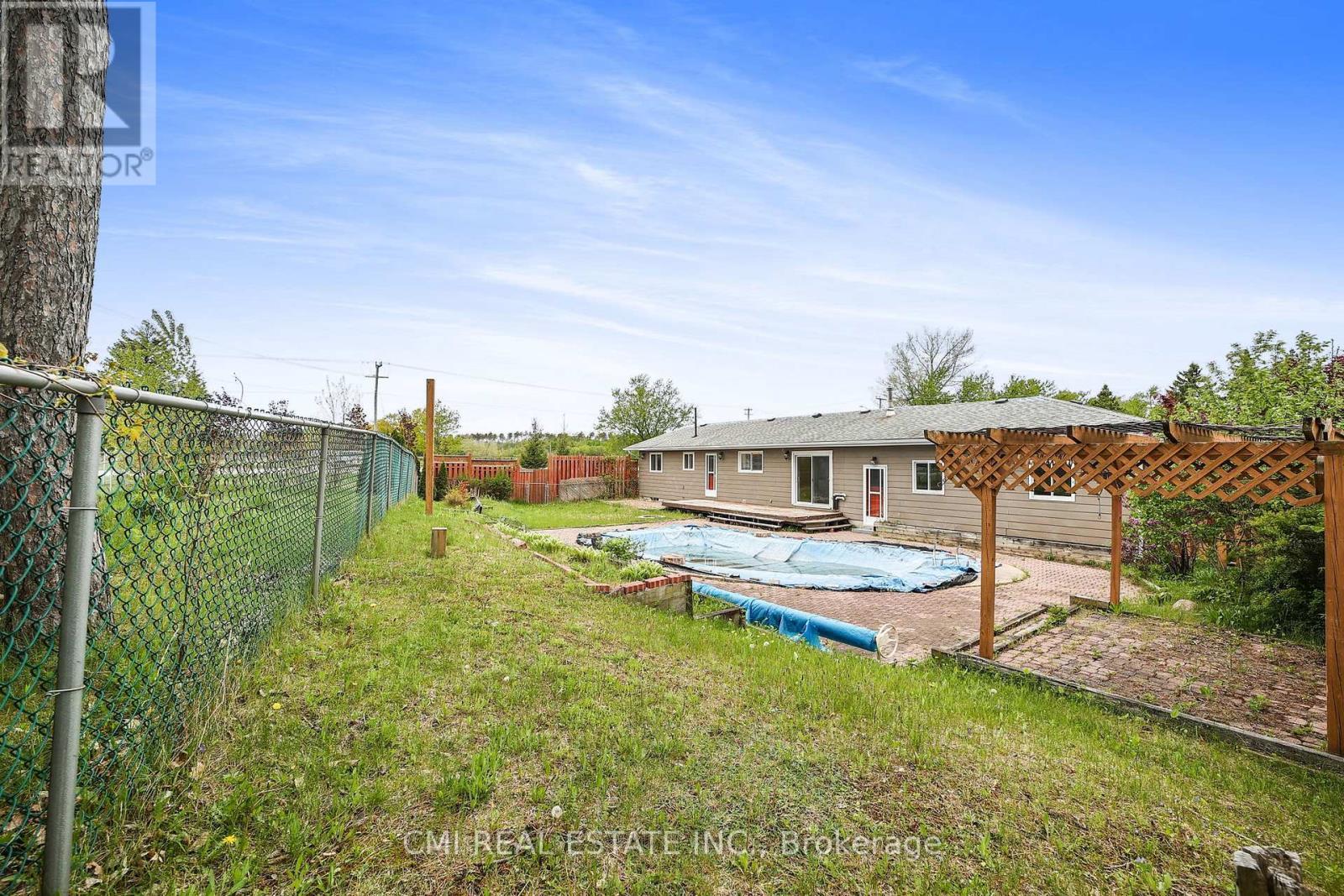 1 Jeffery Drive, Mulmur, ON - Outdoor With Backyard