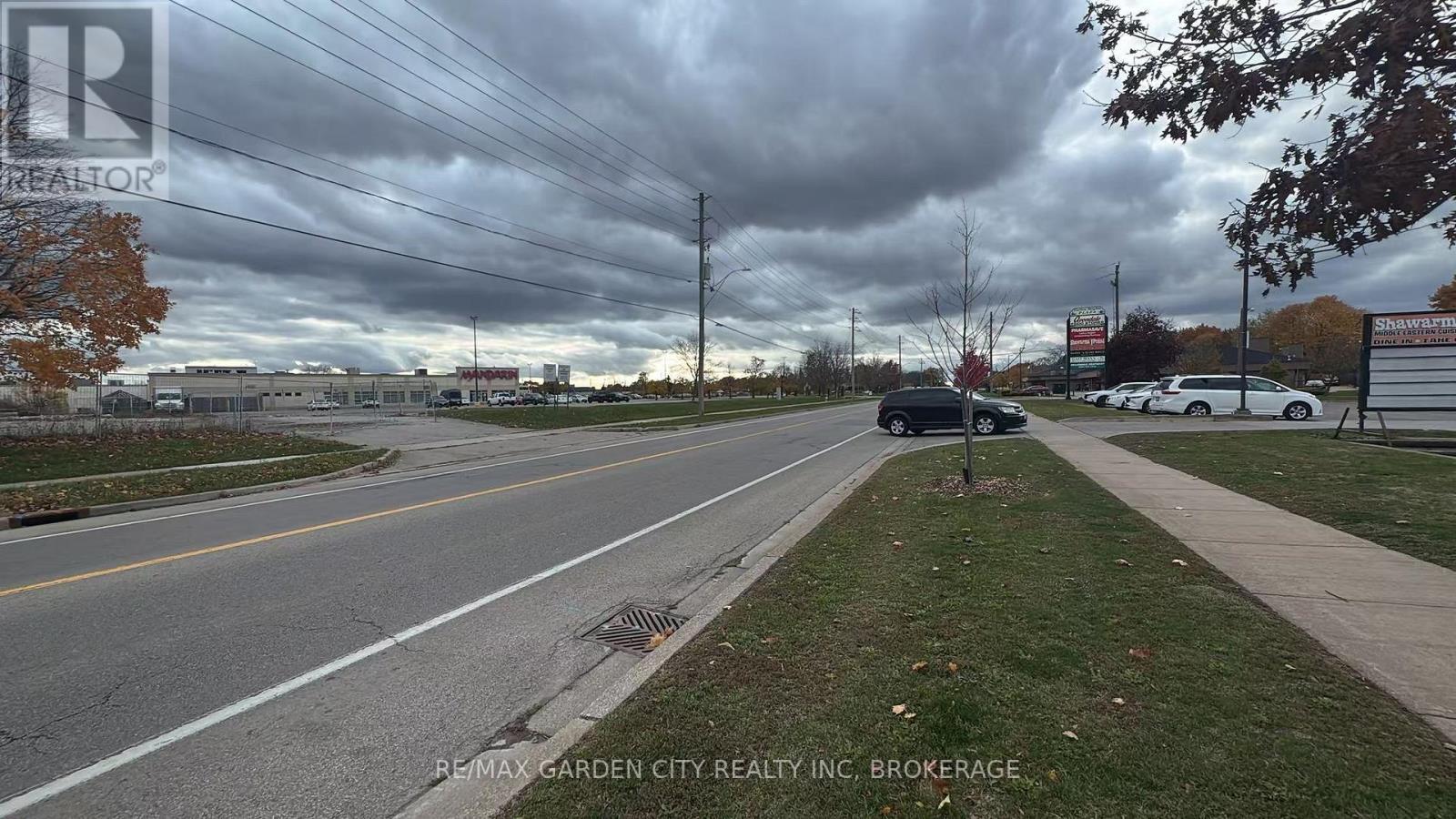 5&6 - 595 Carlton Street, St. Catharines (Carlton/Bunting), ON