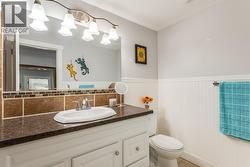 Full bathroom on the upper level -