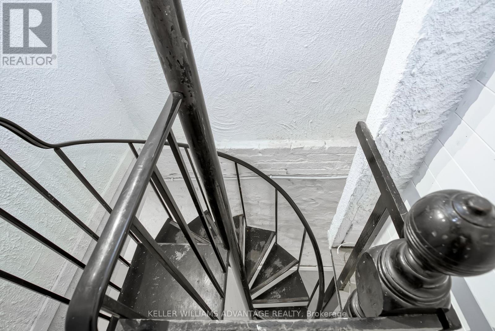 254A Carlton Street, Toronto, ON - Photo Showing Other Room