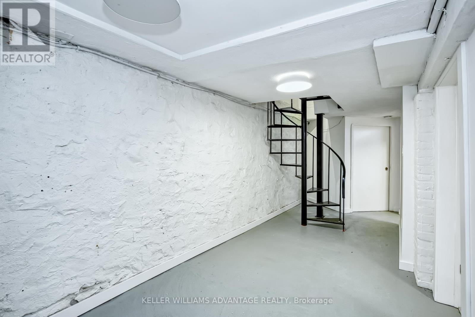 254A Carlton Street, Toronto, ON - Photo Showing Other Room