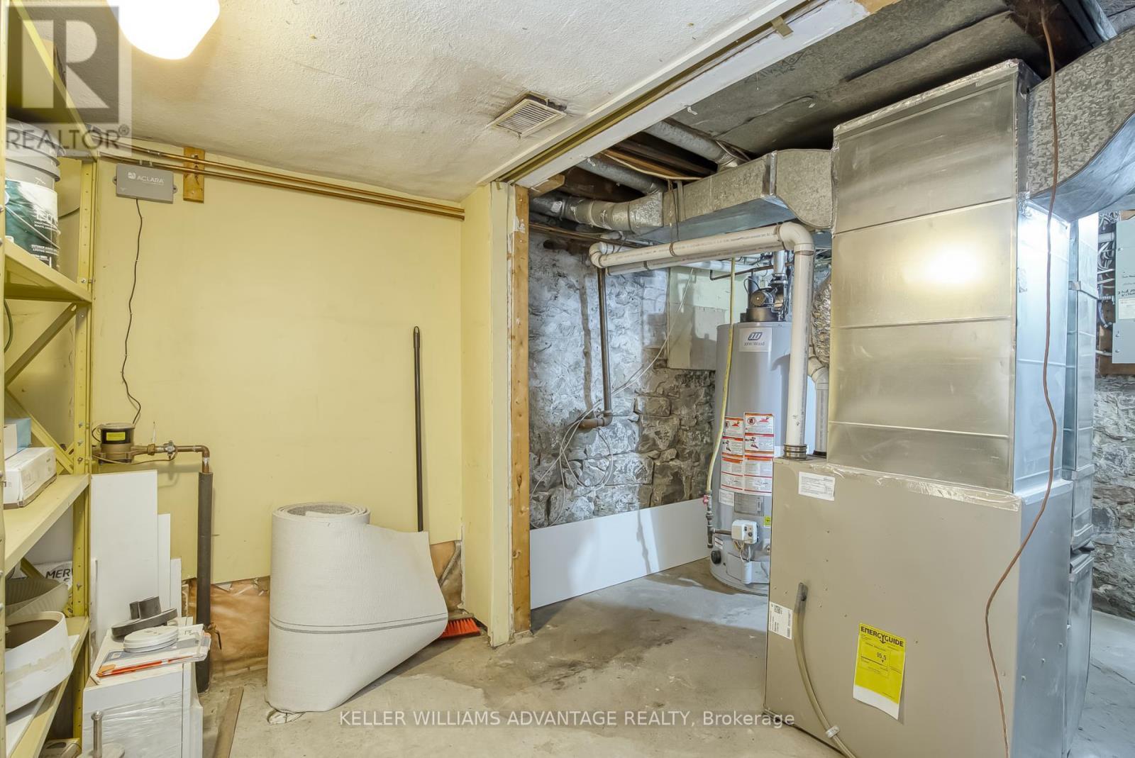 254A Carlton Street, Toronto, ON - Indoor Photo Showing Basement