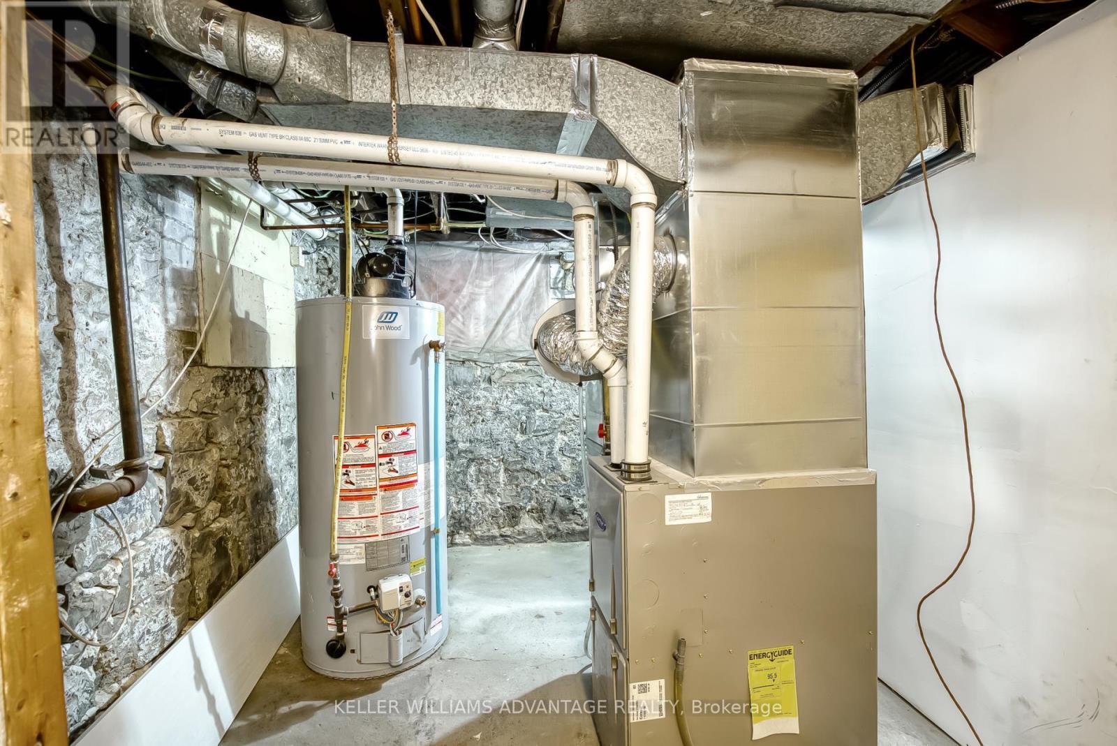 254A Carlton Street, Toronto, ON - Indoor Photo Showing Basement
