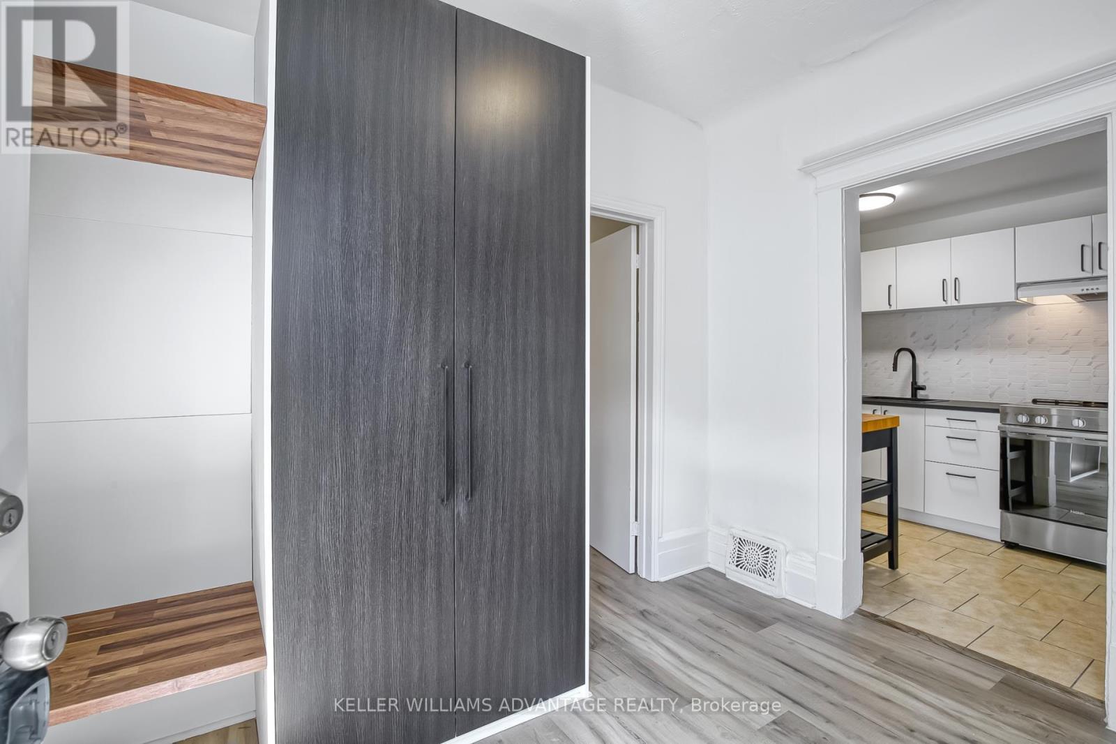 254A Carlton Street, Toronto, ON - Indoor Photo Showing Kitchen