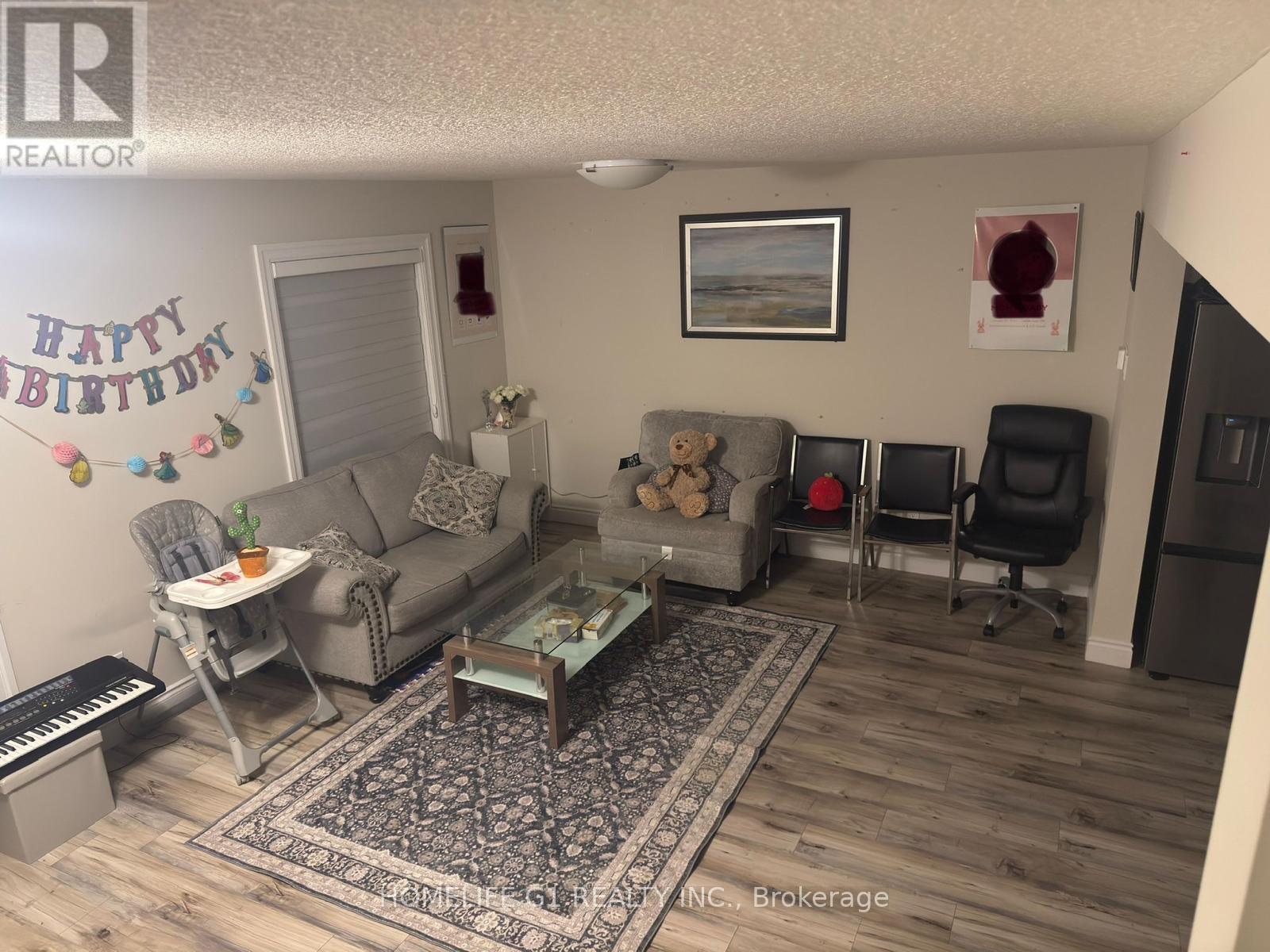 40 Bastien Street, Cambridge, ON - Indoor Photo Showing Living Room
