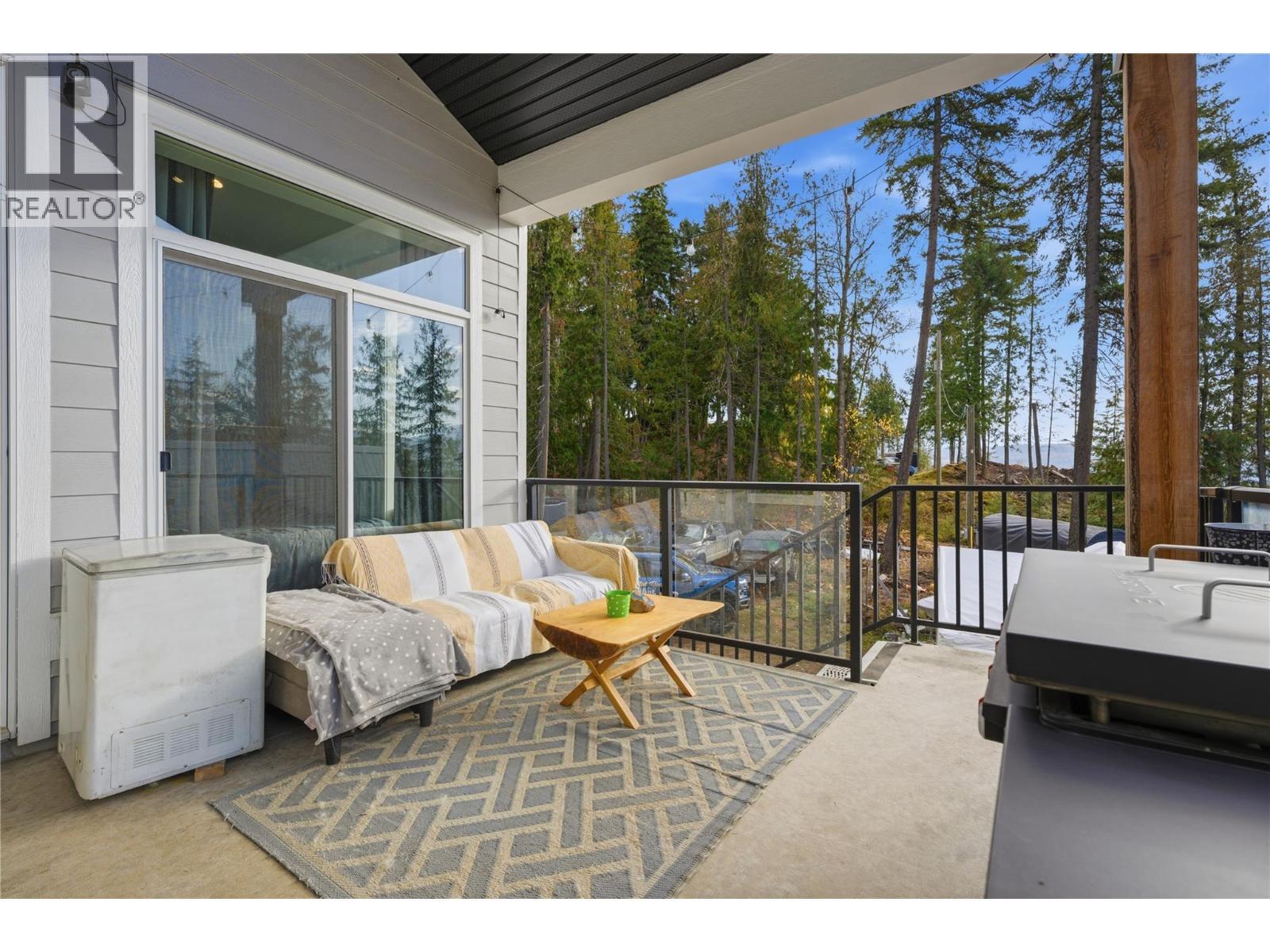 7636 Mountain Drive, Anglemont, BC - Outdoor With Exterior